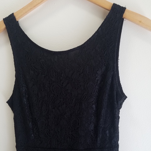 Crossback lace dress 🌙 - Picture 2 of 8